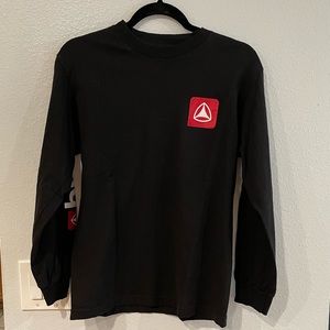 Active long sleeve shirt. Men. Size Small.